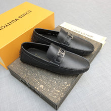 Load image into Gallery viewer, L v loafers