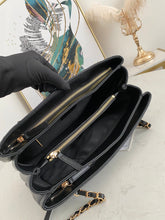 Load image into Gallery viewer, Chanel 35x27x11cm