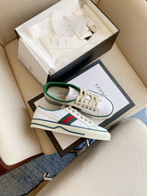 Load image into Gallery viewer, G u c c I tennis sneakers