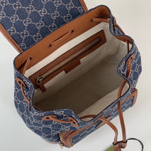 Load image into Gallery viewer, G u c c i backpack