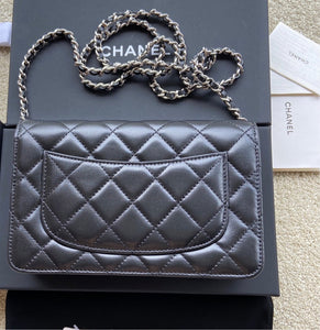 C h a n e l silver :w20×h13×d3.5cm