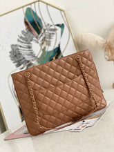 Load image into Gallery viewer, Chanel 35x27x11cm