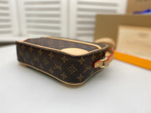 Load image into Gallery viewer, L v pouch 27*17*7