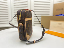 Load image into Gallery viewer, L v pouch 12*17*4