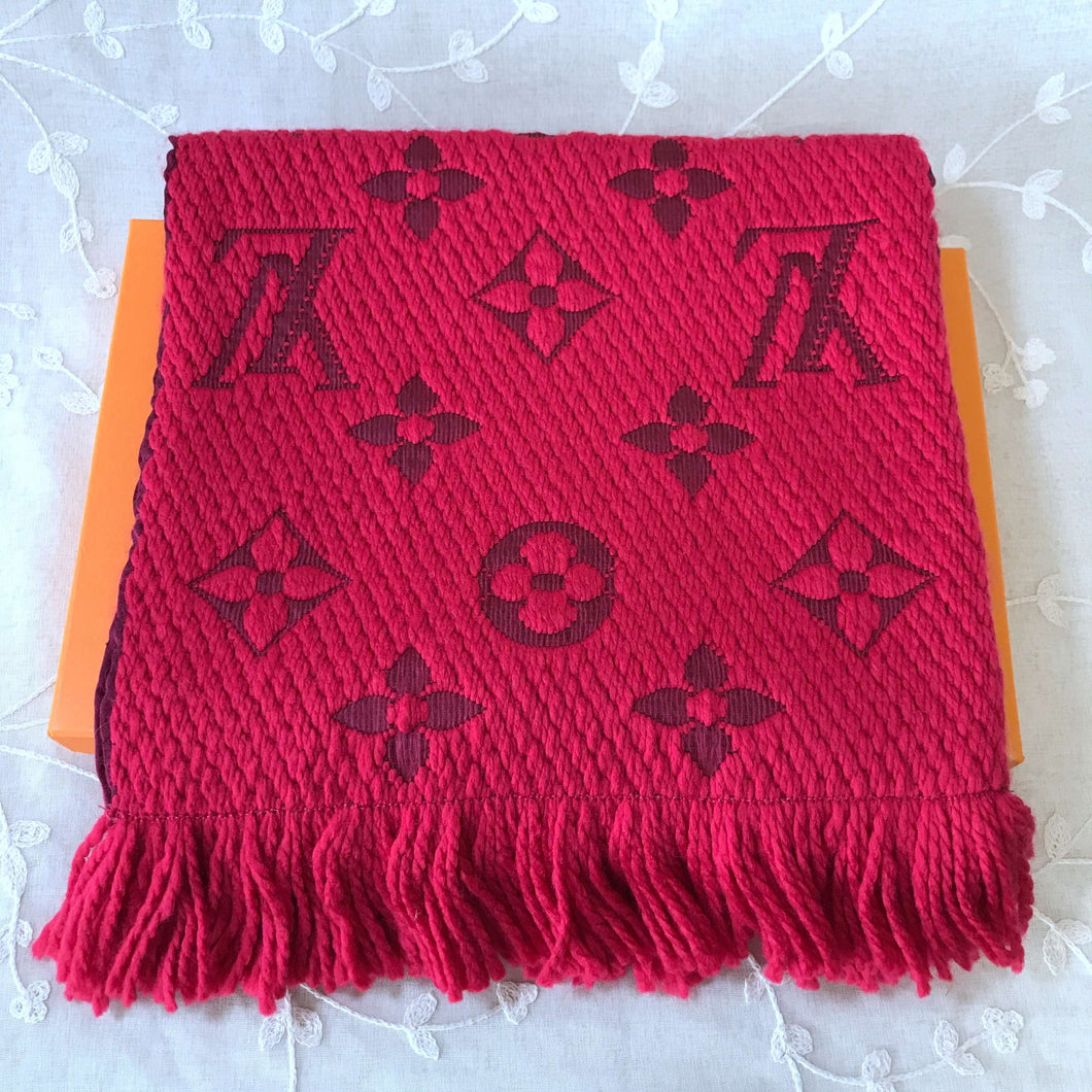 Lv red scarf