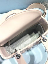 Load image into Gallery viewer, D lady light pink g/s