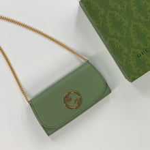 Load image into Gallery viewer, G u c c i crossbody