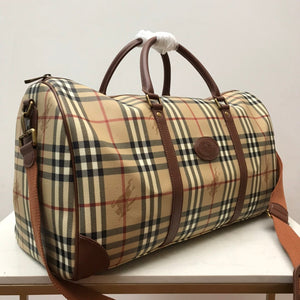 B u r b e r r y duffle 51-21-32cm