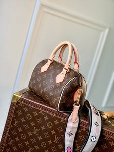 L v speedy 20.5 x 13.5 x 12 cm