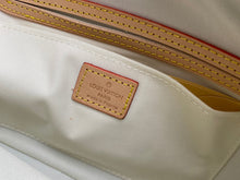 Load image into Gallery viewer, L v pouch 28*21*11