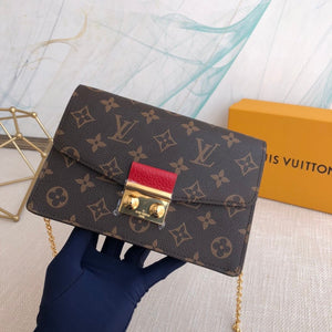 Lv red Size:21×13.5×5cm