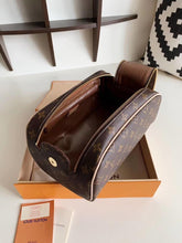Load image into Gallery viewer, Dopp kit
