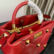 Load image into Gallery viewer, V a l e n t I n o red 25cm