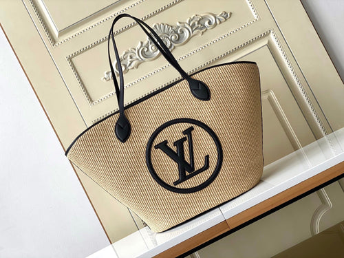 L v black tote