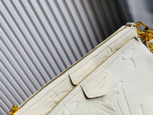 Lv pochette new white