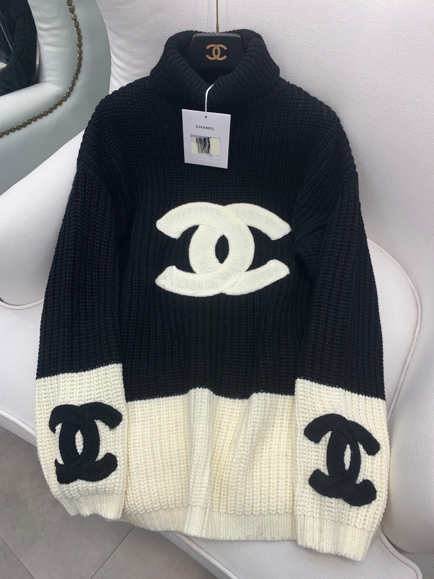 Chanel jumper DailyLuxe