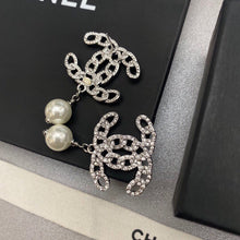 Load image into Gallery viewer, C h a n e l earrings