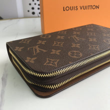 Load image into Gallery viewer, L v pouch 21*11*5