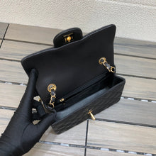 Load image into Gallery viewer, Chanel gold 20cm