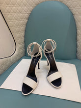 Load image into Gallery viewer, Lv b/w heels