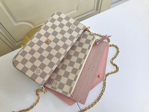 Lv pochette w