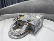 Load image into Gallery viewer, D i o r lady gray 24cm