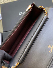 Load image into Gallery viewer, C h a n e l gold w20×h13×d3.5cm