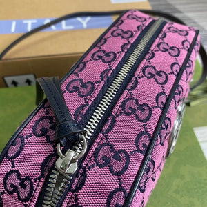 G u c c i pink