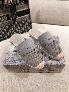D i o r slides gray