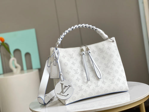 L v tote white