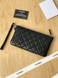 C h a n e l wallet clutch