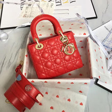 Load image into Gallery viewer, D lady red s/g