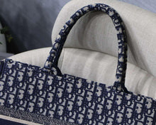 Load image into Gallery viewer, Dior medium 36 cm