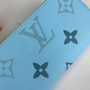 L v blue wallet