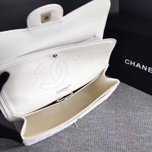 Load image into Gallery viewer, Chanel caviar white 30cm