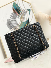 Load image into Gallery viewer, Chanel 35x27x11cm