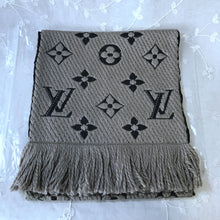 Load image into Gallery viewer, Lv gray scarf