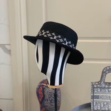 Load image into Gallery viewer, Lv hat