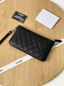 C h a n e l wallet clutch