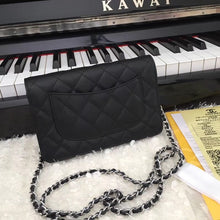 Load image into Gallery viewer, Chanel caviar Size:19x12 cm