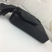 Load image into Gallery viewer, L v new 2021 27*4.5*18.5 black