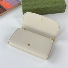 Load image into Gallery viewer, G u c c i crossbody