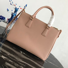 Load image into Gallery viewer, Saffiano blush