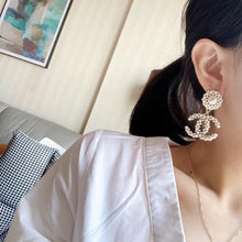 Load image into Gallery viewer, C h a n e l earrings