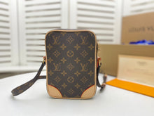 Load image into Gallery viewer, L v pouch 12*17*4
