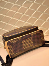Load image into Gallery viewer, Lv backpack