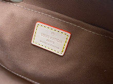 Load image into Gallery viewer, L v pouch 27*17*7