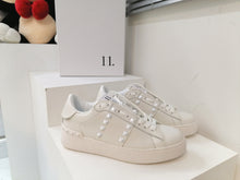 Load image into Gallery viewer, Valentino sneakers