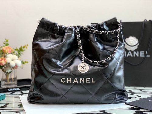 C h a n e l black