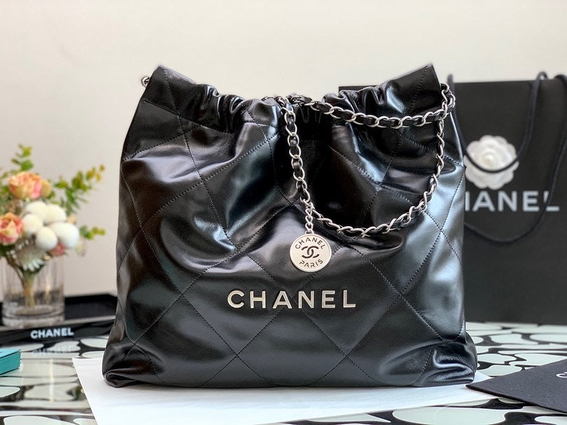 C h a n e l black